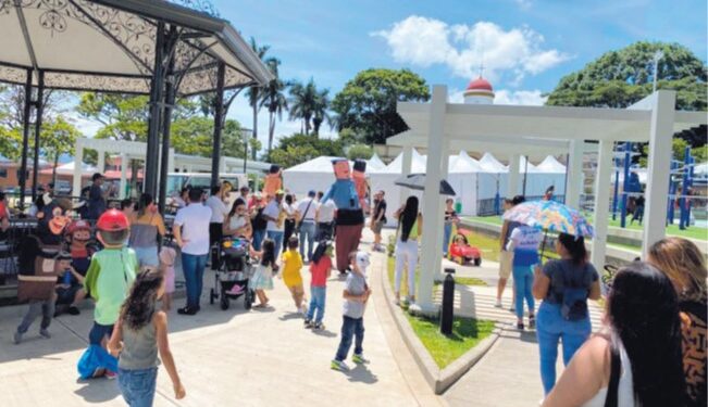 Talento creativo escazuceño destacó en X Festival Artístico