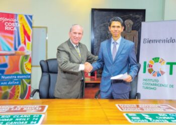 ICT y MOPT firman convenio para la producción de 2000 señales de información vial y turística