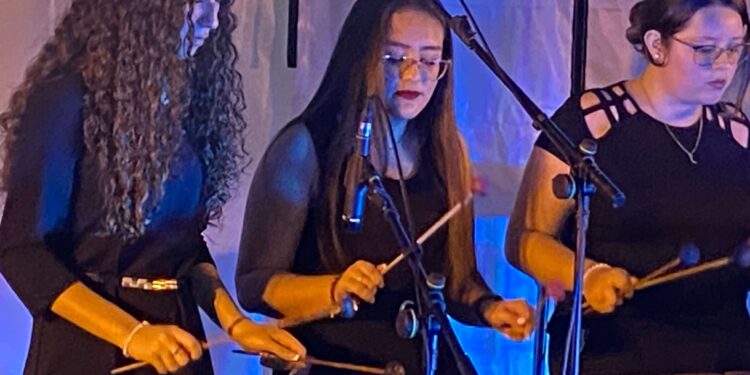 Escazú vibra al ritmo de las marimbas en celebración de su Día Nacional