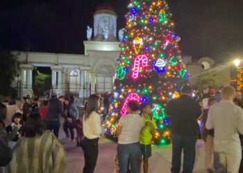 Luces de Navidad llenan de magia los parques de Guachipelín, Bello Horizonte, San Antonio y Escazú Centro