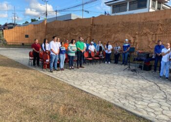 Histórico compromiso por la preservación de los Cerros: Candidatos a alcalde firman acuerdo en evento frente a Monumento al Boyero