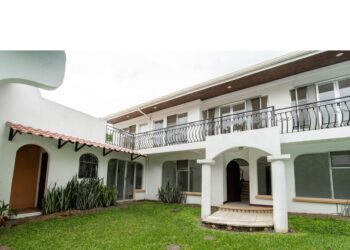 📍En venta: Casa en Pozos de Santa Ana